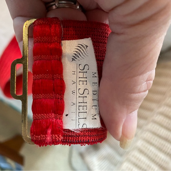 VTG Red Stretch Belt With Large Beautiful Mother Of Pearl Shell Buckle 🐚 - Picture 3 of 5